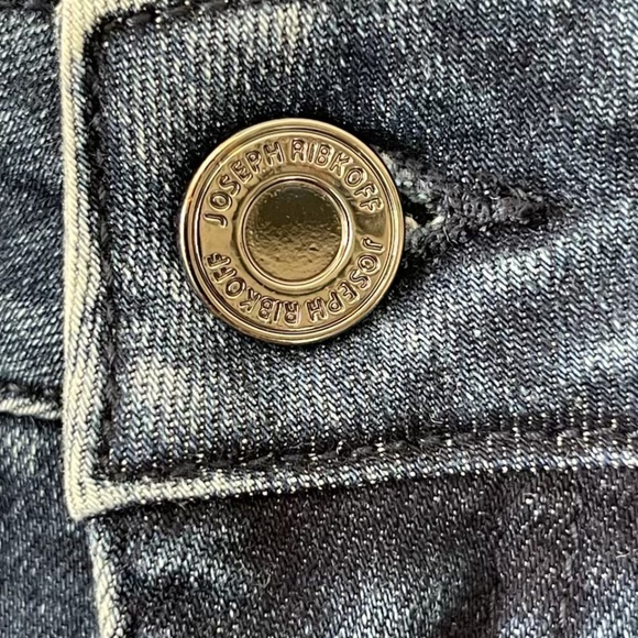 M13 - Joseph Ribkoff blue jeans, rhinstones and frayed hem - Picture 8 of 9